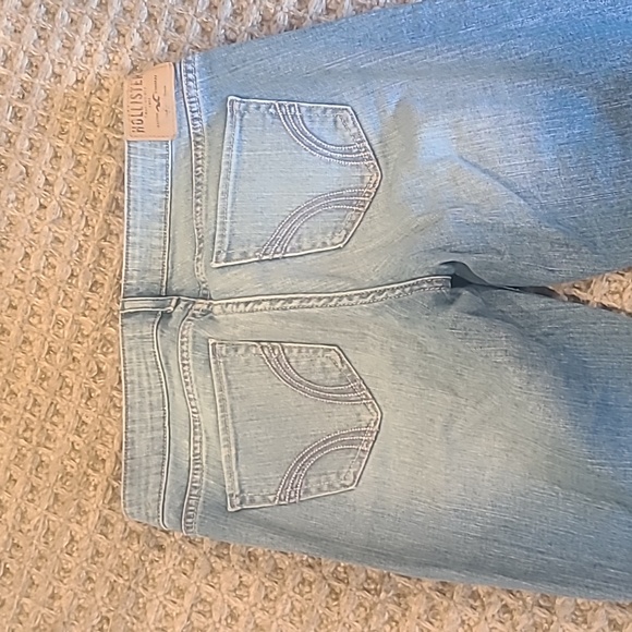 Hollister distressed jeans - Picture 4 of 4